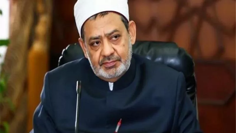 شيخ الأزهر للأطباء: جيش مصر الأبيض يقفون فى المقدمة لمواجهة كورونا