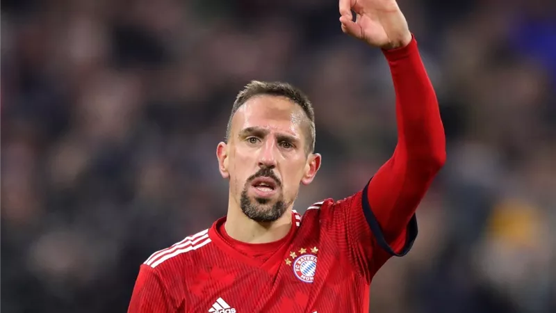 نجم فيورنتينا يتبرع بـ50 ألف يورو لمحاربة فيروس كورونا فى إيطاليا