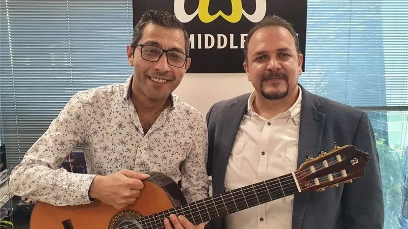 وحيد ممدوح سفيرا لأقدم صناع الجيتارات في العالم بمنطقة الشرق الأوسط