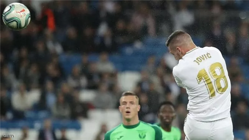 نجم ريال مدريد يخرج عن صمته.. ويبرر أسباب كسره شروط العزل الصحي