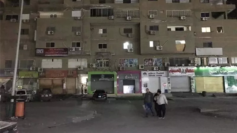 بعد قرار مجلس الوزراء...شوارع 6 أكتوبر خالية تماما من المارة (صور)
