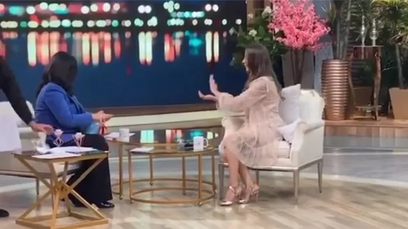 جنات تكشف عن مطرب شهير تسبب فى زواجها