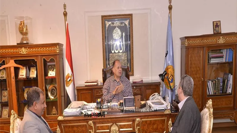 محافظ أسيوط يشدد على تكثيف حملات مكافحة الممارسات الاحتكارية وضبط الأسعار