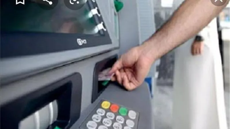 5 خطوات تحميك من فيرس كورونا عند ذهابك للحصول على مرتبك من ماكينات atm