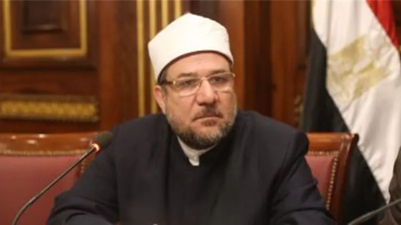 وزير الأوقاف يناشد محطات الإذاعة والتلفزيون اتباع الأذان المحدد