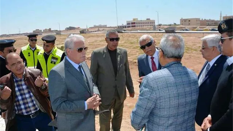فوده يتفقد المشروعات الجارية بمدينة طور سيناء.. بالصور