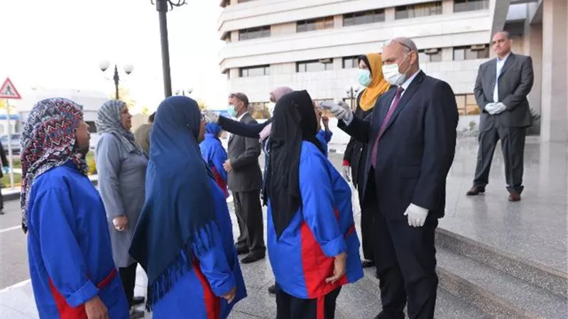 وزير الطيران : تكثف حملات التعقيم والتطهير بالمطارات المصرية