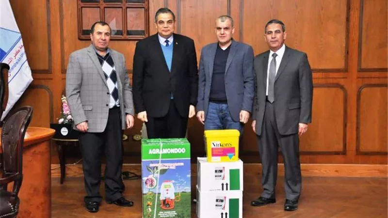 أستاذ بـ 