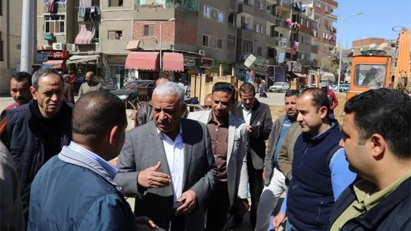 محافظ السويس يتفقد أعمال إصلاح الهبوط الأرضي بشارع النيل بحي الاربعين