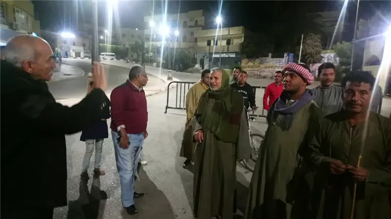 حملة موسعة بالقرنة غرب الأقصر لمتابعة تنفيذ قرار الإغلاق