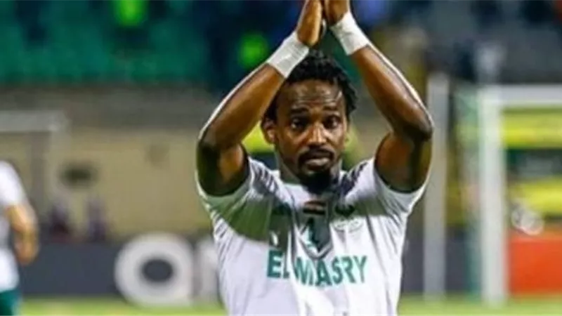 محمد كوفي : رحلت عن الزمالك بعدما ألقى رئيسه الماء على وجهي.. فيديو