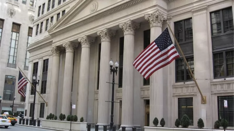 البنك المركزى الأمريكى يطلق برامج جديدة للحد من تأثير كورونا على الاقتصاد