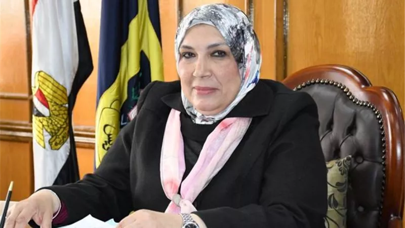 رئيس جامعة قناة السويس تلتقي طلابها وتعقد مجلس الجامعة بالفيديو كونفرانس