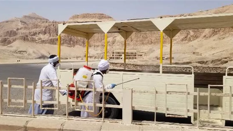 وزيري : استمرار تعقيم وتطهير المواقع الأثرية والمتاحف طوال فترة الغلق
