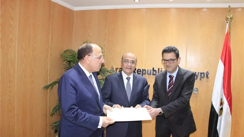 لأول مرة .. إجراءات تسليم وتسلم بين مساعدي الوزير بحضور عمر مروان
