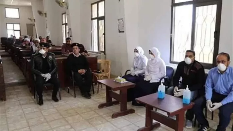 محافظ الوادى الجديد يلتقي رؤساء قرى المراكز لبحث تطورات كورونا وتأمين الوضع