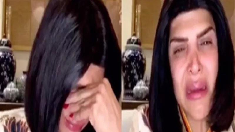 فنانة كويتية شهيرة تبكى بسبب إصابة ابنتها بفيروس كورونا