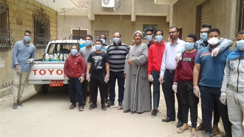 حملة شبابية بدشنا لتعقيم المؤسسات الحكومية والأماكن العامة.. بالصور