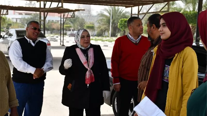 توفيرمستلزمات ومعدات التعقيم والنظافة فى المدن الجامعية بالاسماعيلية