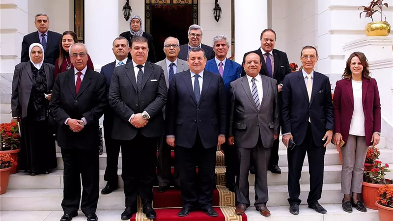 وزير الإعلام يطالب بتكثيف الرسائل الإعلامية للتوعية بمخاطر 