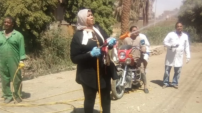 مبادرة مجتمعية بنقادة لتعقيم المنازل والمنشآت الحكومية لمنع انتشار 