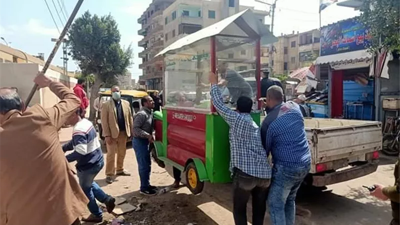 رئيس مركز ومدينة قلين يشن حملة رفع الإشغالات بالمدينة