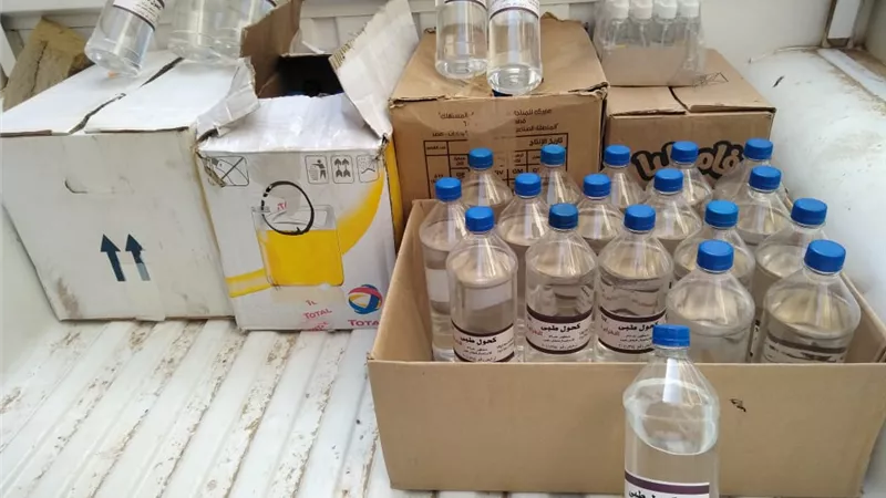 أسيوط: ضبط 8869 كمامة و133 ألف قفاز طبي و230 لتر كحول ومطهرات خلال حملات على الصيدليات