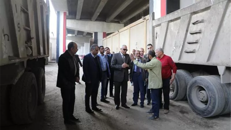 محافظ الجيزة يتابع أداء شركات الجمع السكنى ببولاق والعجوزة
