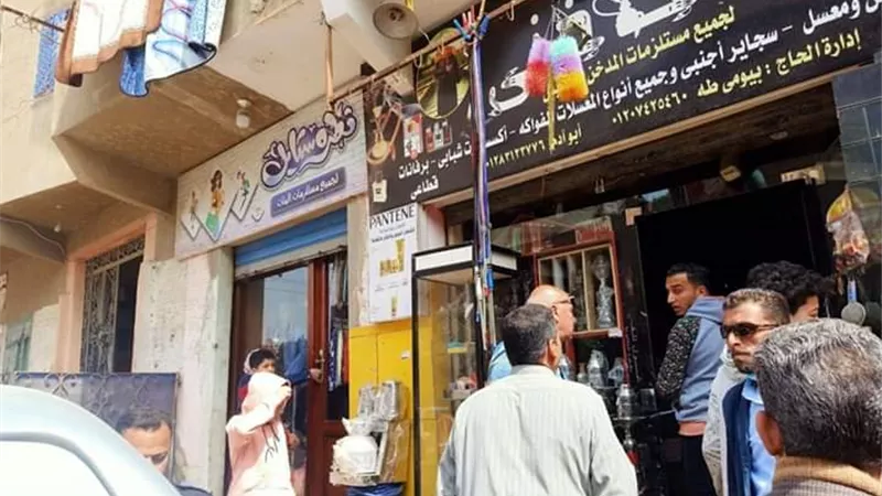 غلق وتشميع 8 محلات مخالفة بمدينة طوخ