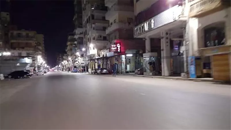 شوارع بورسعيد خالية من المواطنين وانتشار مكثف من رجال الشرطة