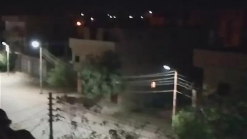 شوارع الواحات خالية من المارة باستثناء الصيدليات التزاما بالحظر وتطبيق القرارات.صور