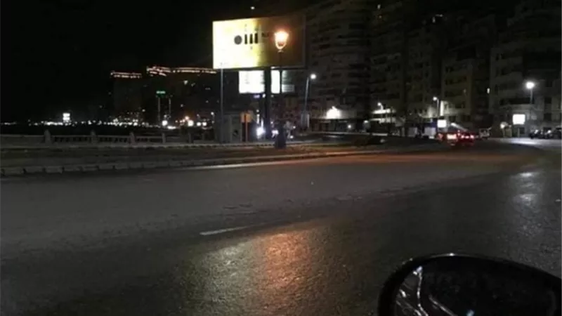 شوارع عروس الابيض المتوسط خالية استجابة للحظر.صور