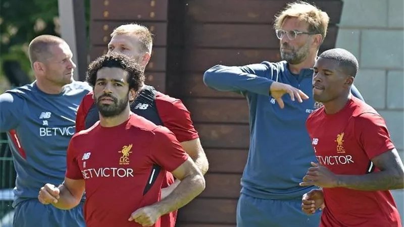 ليفربول يتحدي فيروس كورونا بالعودة للتدريبات عبر الإنترنت