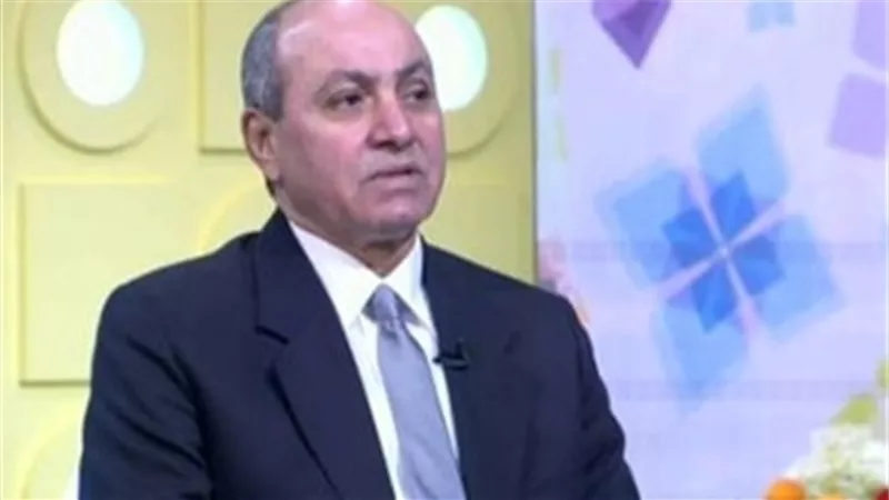 نجم الأهلي السابق ينصح حسام عاشور بالاعتزال في نهاية الموسم