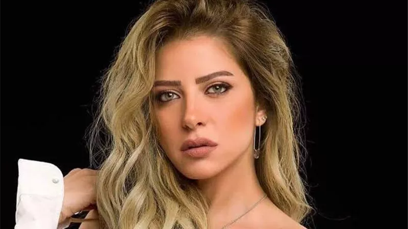 شاهد .. ريم مصطفى من داخل الحجر المنزلى بدون مكياج