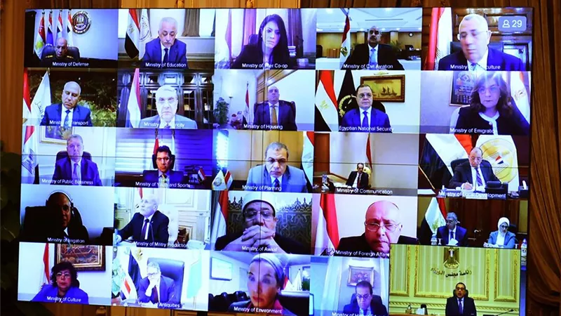 رئيس الوزراء: اجتماع الحكومة عبر الفيديو رسالة للجميع بمنع التجمعات