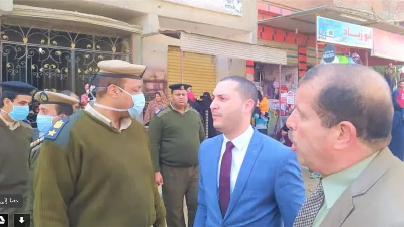 نائب محافظ كفر الشيخ يتابع غلق الأسواق وإجراءات التطهير والتعقيم والنظافة العامة
