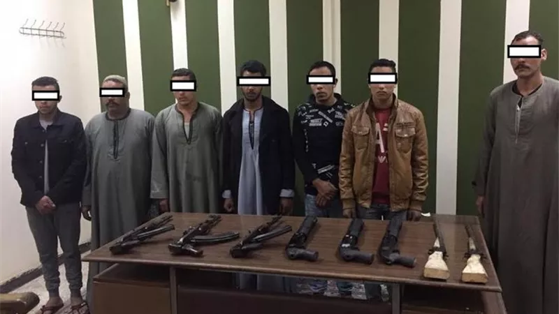أمن اسيوط يتمكن من ضبط ٨ قطع أسلحة نارية في حملة مكبرة