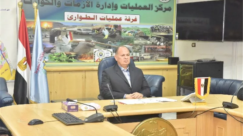 محافظ أسيوط يطمئن رئيس الوزراء على تنفيذ القرارات والاجراءات الاحترازية لمواجهة كورونا خلال اجتماع الفيديوكونفرانس