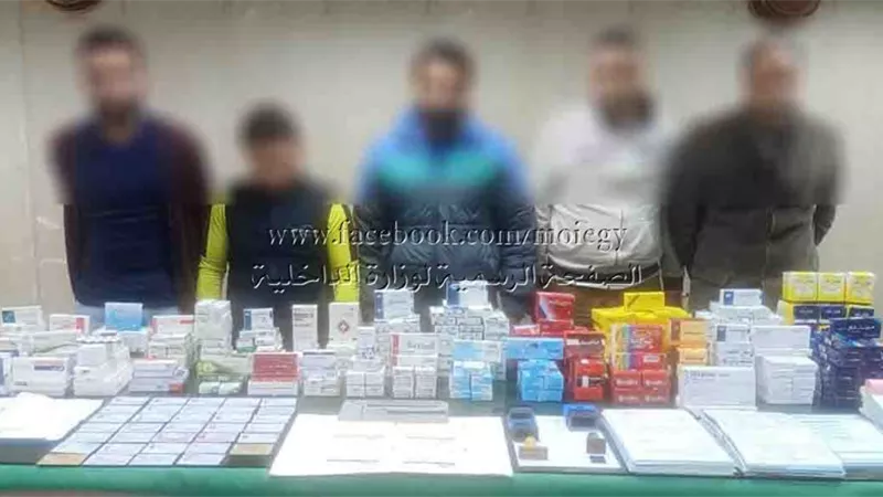 ضبط تشكيل عصابى تخصص فى تزوير المحررات الرسمية والعرفية والعامة