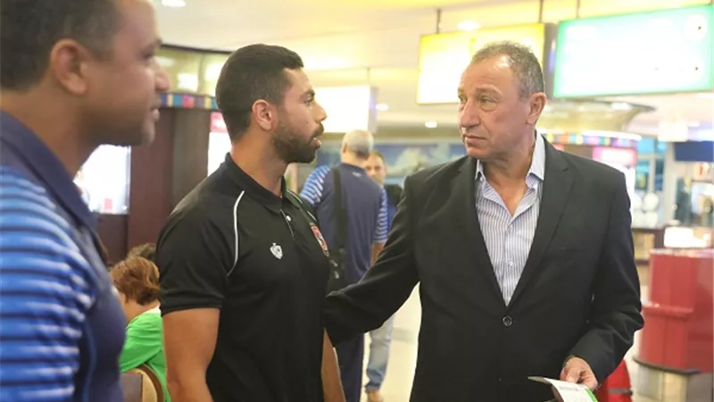 احمد فتحى فى الاهلى لموسمين بعد مكالمة الخطيب