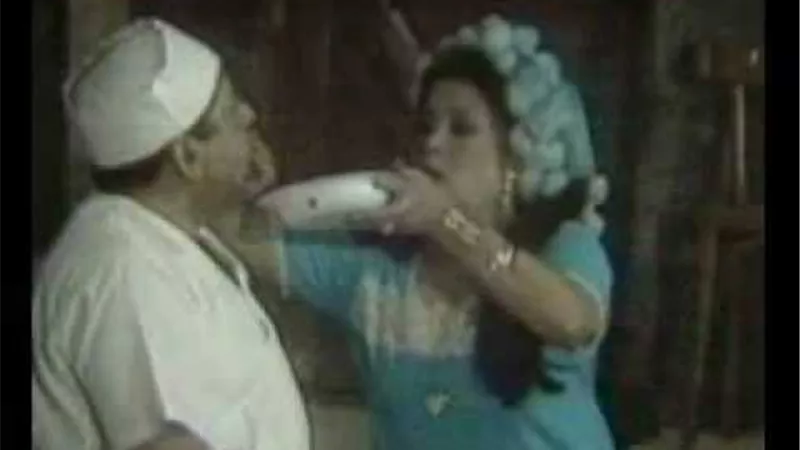 اشهر مشهد مسرحي لجورج سيدهم وتسبب له بتسمم