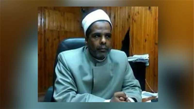 فى تحدى سافر.. خطيب يؤم المصلين لصلاة الجمعة بإحدى منازل بنى سويف