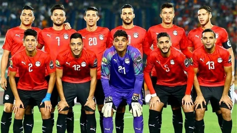 منتخب مصر الأولمبي يتكفل بإعانة 500 أسرة .. وساسي يرعى 100