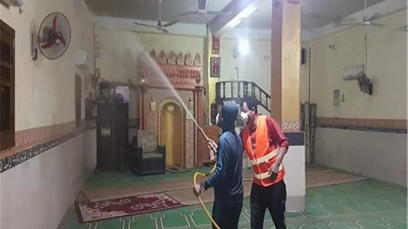 المصريين الأحرار بأسيوط يواصل مواجهة أزمة كرونا بالتعقيم والتطهير