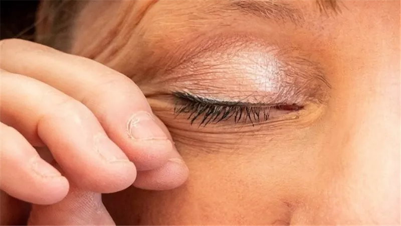 احذر .. علامة جديدة للاصابة بفيروس كورونا .. افحص عينك