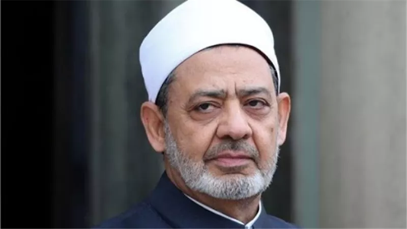 الرئيس الباكستاني يشكر شيخ الأزهر بسبب فتوى جواز تعليق صلوات الجماعة