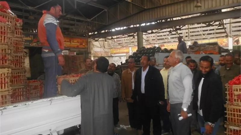 جولة تفقدية لمتابعة الاسواق والمرافق العامة والخدمات وترعة السويس