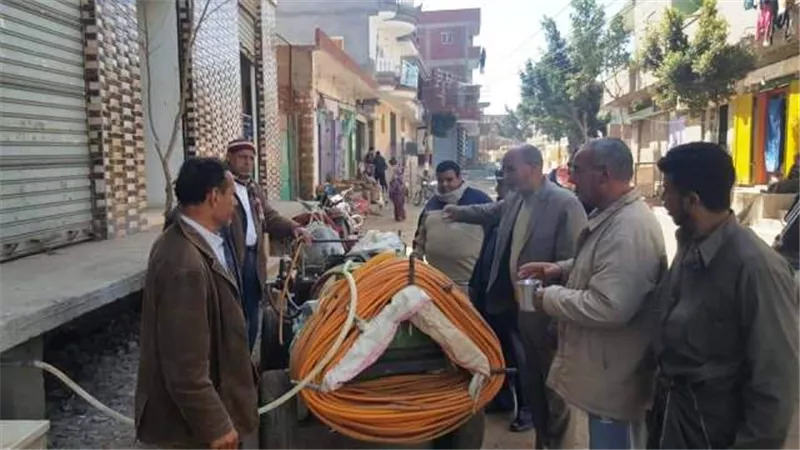 فاقوس تشن حملات تطهير وتعقيم مكثفة للمنشآت العامة والشوارع بالصور
