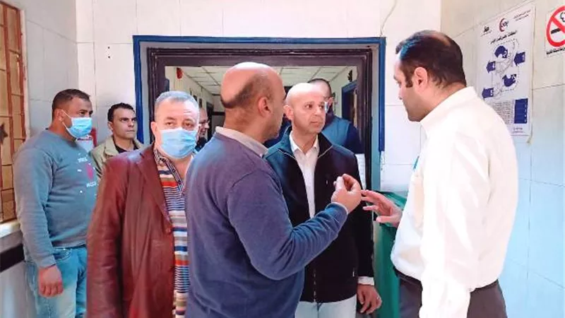 مدير الصحة يتابع تقديم الخدمة الطبية بمستشفي ديرب نجم المركزى بالصور